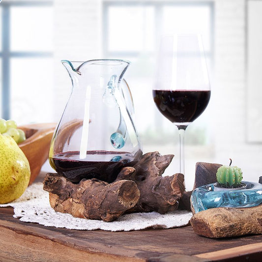 Handgemaakte Gesmolten Glas Waterkan - mondgeblazen glas op natuurlijk hout, 18x10 cm