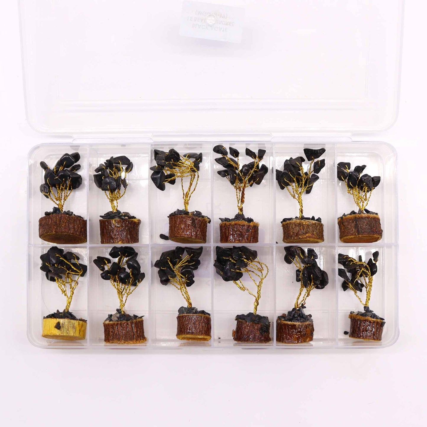 Groepsweergave van mini-bomen van zwarte agaat met natuurlijke houten voetstukken, met vermelding van afmetingen en verpakking, compacte beschermende decoratiecollectie
