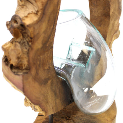 Zijaanzicht van hangende kunstvaas met sculpturale houten lijst en glazen vaas, dramatisch driedimensionaal wandkunstwerk uit Bali
