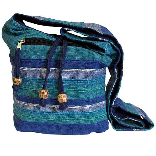 Nepalese schoudertas in blauw rivierpatroon met meerdere vakken en brede schouderriem voor backpackers