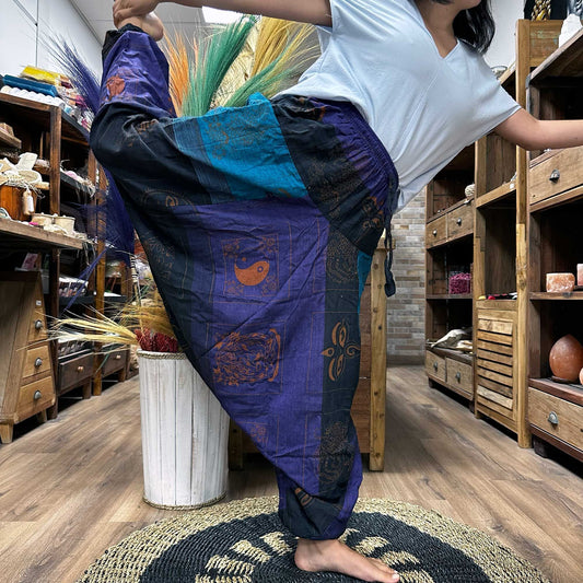 Handgemaakte Aladdin-yogabroek met Himalaya-print op paars katoen, one size festivalkleding
