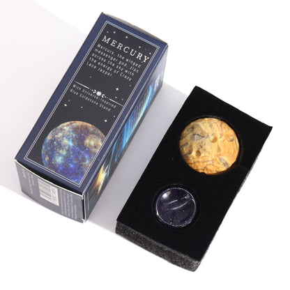 Crazy Lace Jaspis bol op goudsteenstandaard zijaanzicht - decoratieve healing steen
