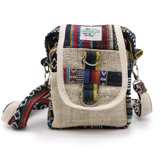 Hennep crossbody tas met gerecyclede stoffen stroken in geometrische patronen - handgemaakt in Nepal - voorkant
