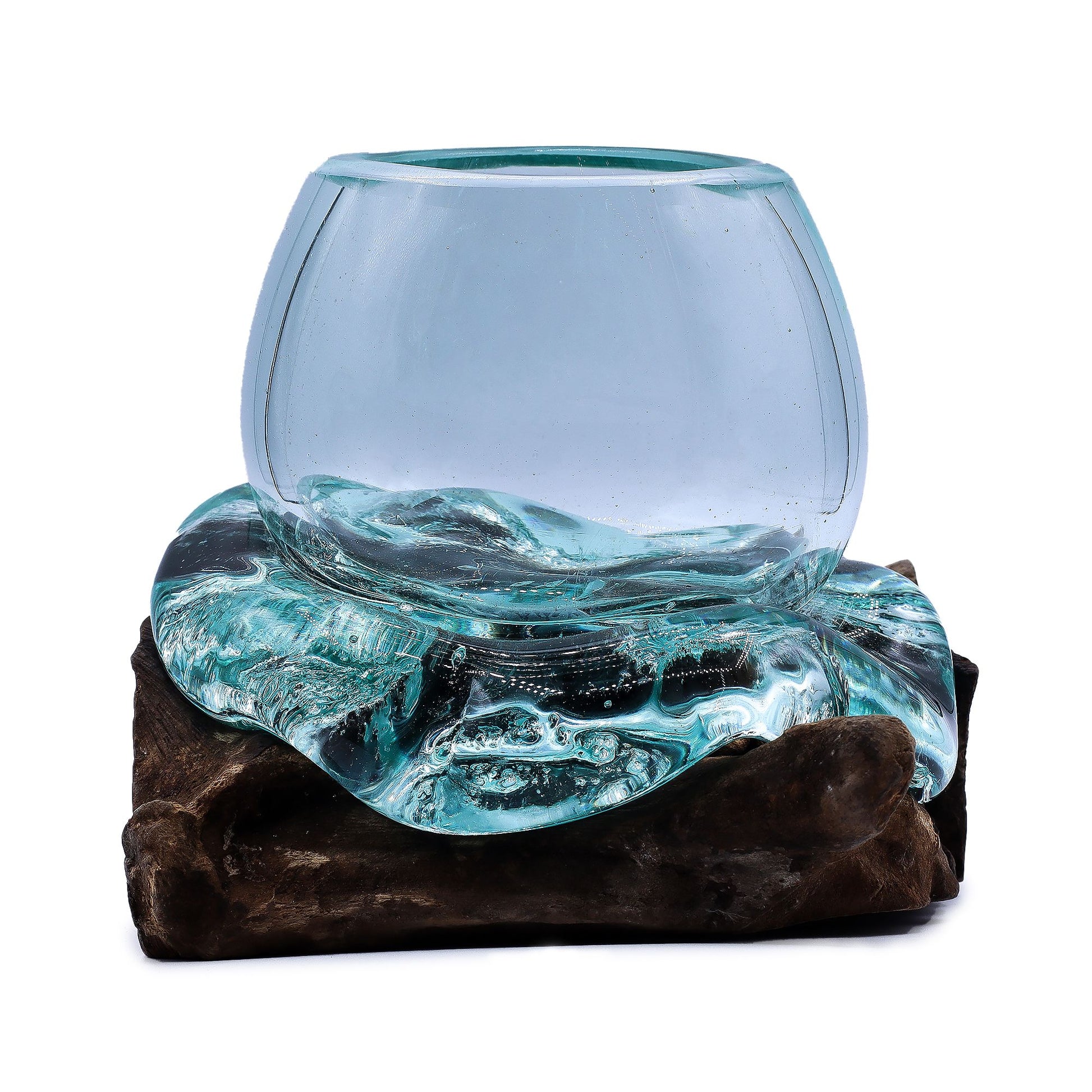 Gesmolten Glas Ronde Kom op Gamal hout - handgeblazen gerecycled glas, organische ronde glasvorm, bohemian woondecoratie, handgemaakt in Bali Indonesië, 13x17x13 cm
