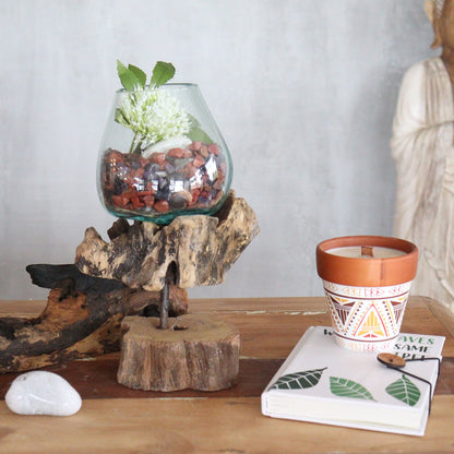 Gesmolten Glas Kom op Houten Poot Large - ultieme statement piece van gerecycled glas en Gamal hout, handgemaakt cadeau bohemian liefhebber, Karma Vibes, 25x19x15 cm
