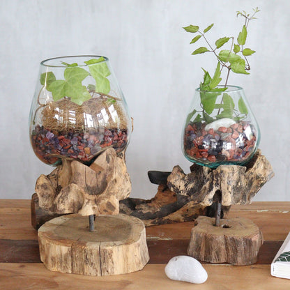 Detail mondgeblazen glas op sculpturaal Gamal hout poot - Gesmolten Glas Kom Large Karma Vibes, luchtbelletjes als keurmerk van authentiek Balinees handwerk, 25 cm
