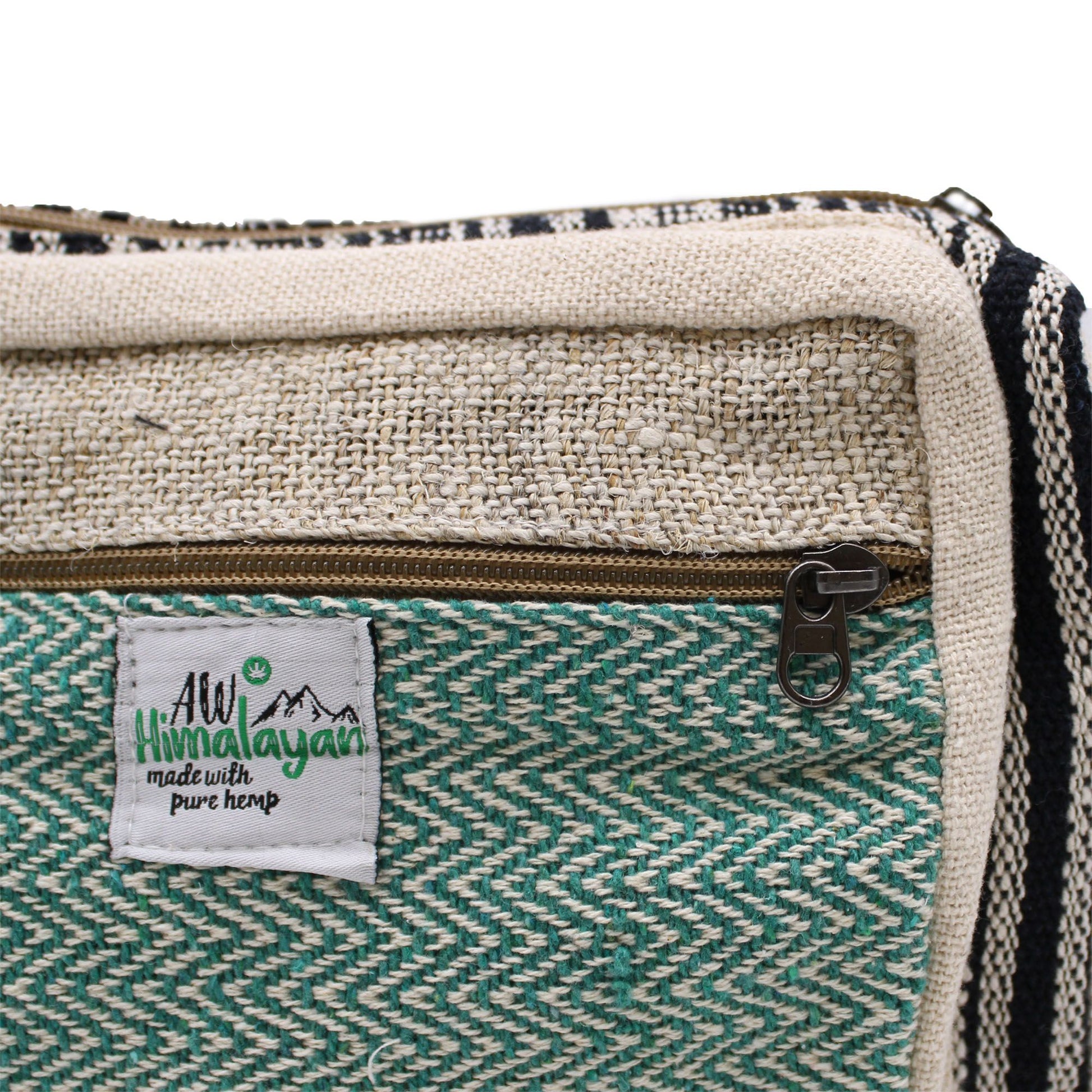 Schouderband detail hennep messenger bag - verstelbaar en comfortabel draaggemak
