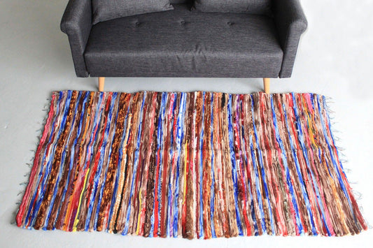 Handgeweven kleed gerecycled tapijt fluweel 105x185cm bovenaanzicht

