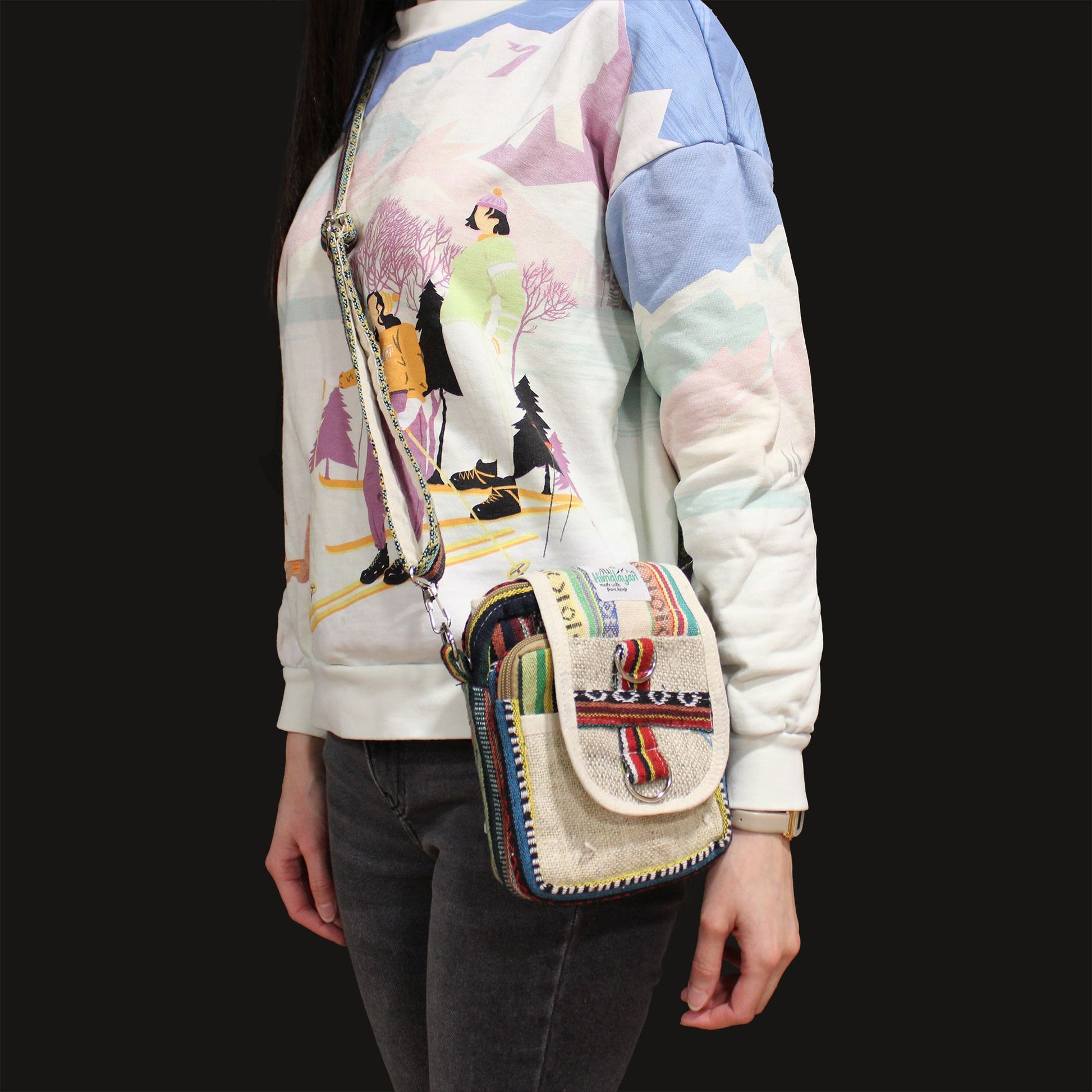 Hennep crossbody tas ritssluiting detail - uniek gerecycled design
